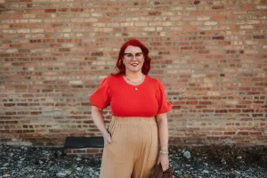 anita crop top in cherry