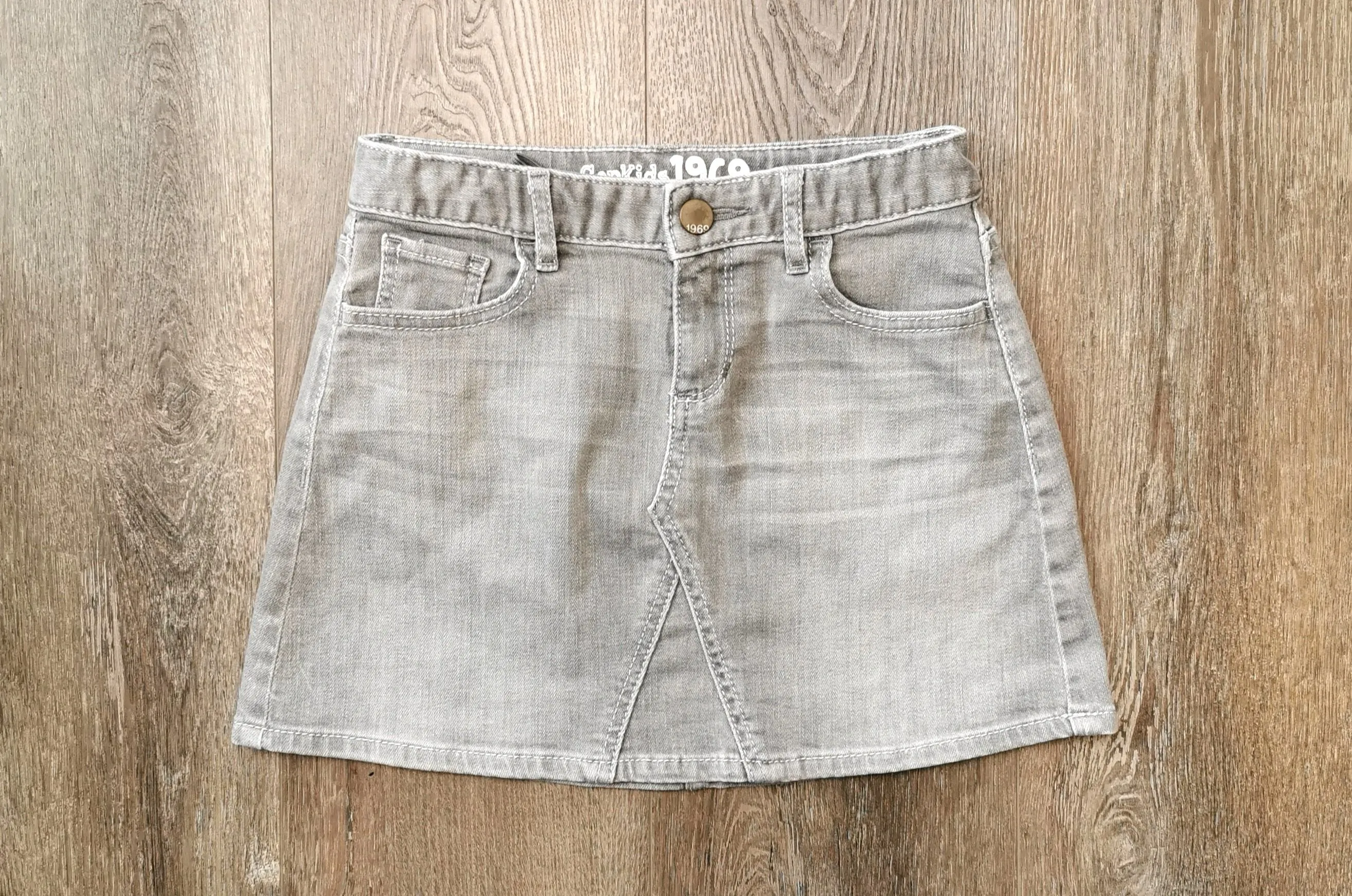 GIRL SIZE 8 YEARS - GAP Kids, Denim Skirt EUC B52