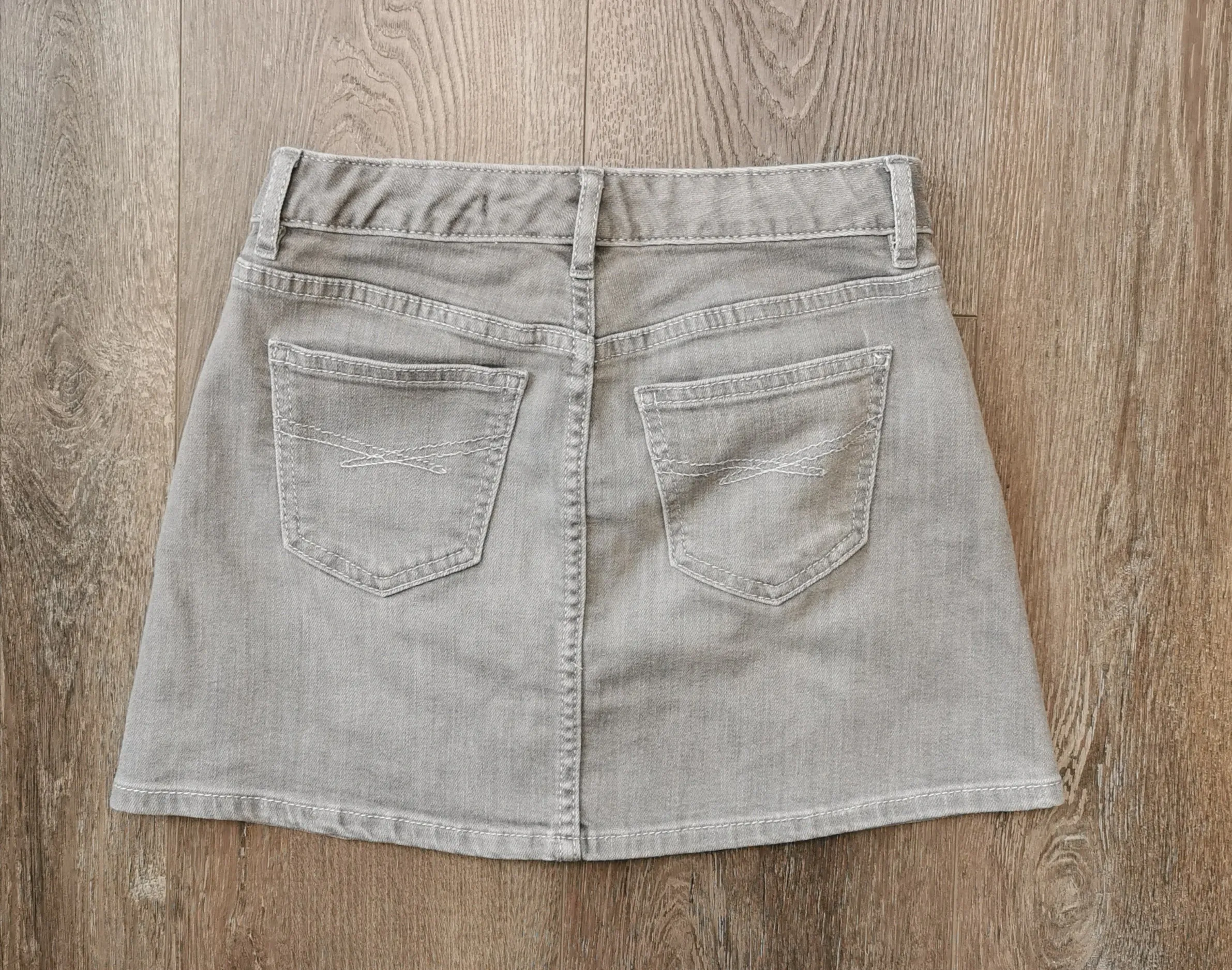 GIRL SIZE 8 YEARS - GAP Kids, Denim Skirt EUC B52