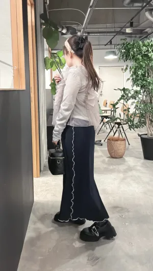 K871 壓紋小開叉木耳邊半截裙