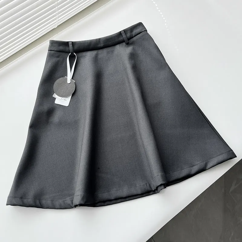 Pleated puffy black A-line skirt