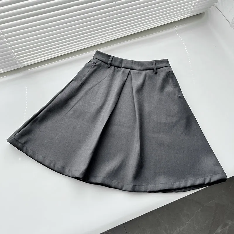 Pleated puffy black A-line skirt