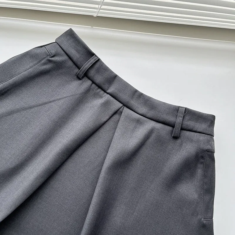 Pleated puffy black A-line skirt