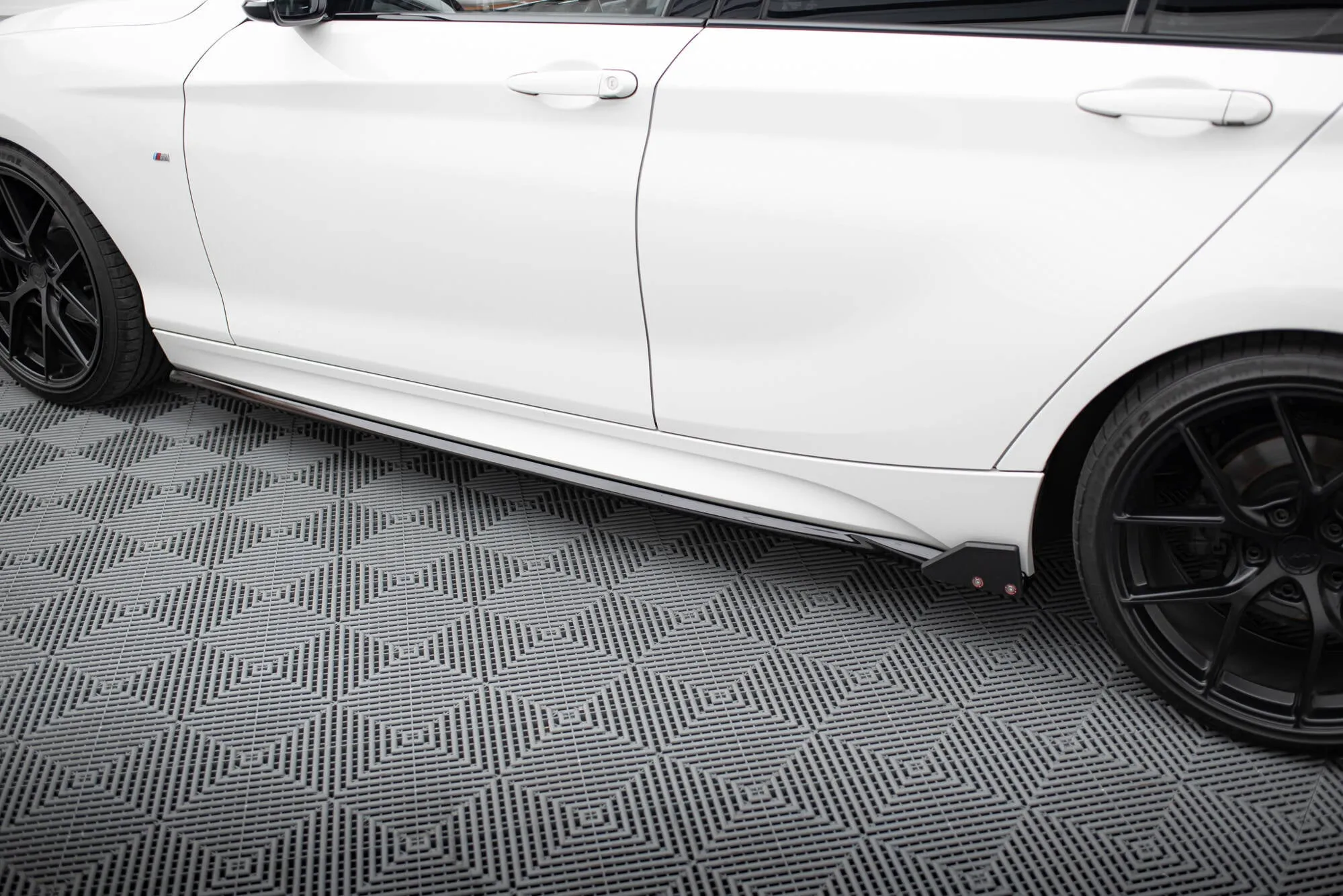 Side Skirts Diffusers V.4   Flaps BMW 1 M-Pack / M140i F20 Facelift