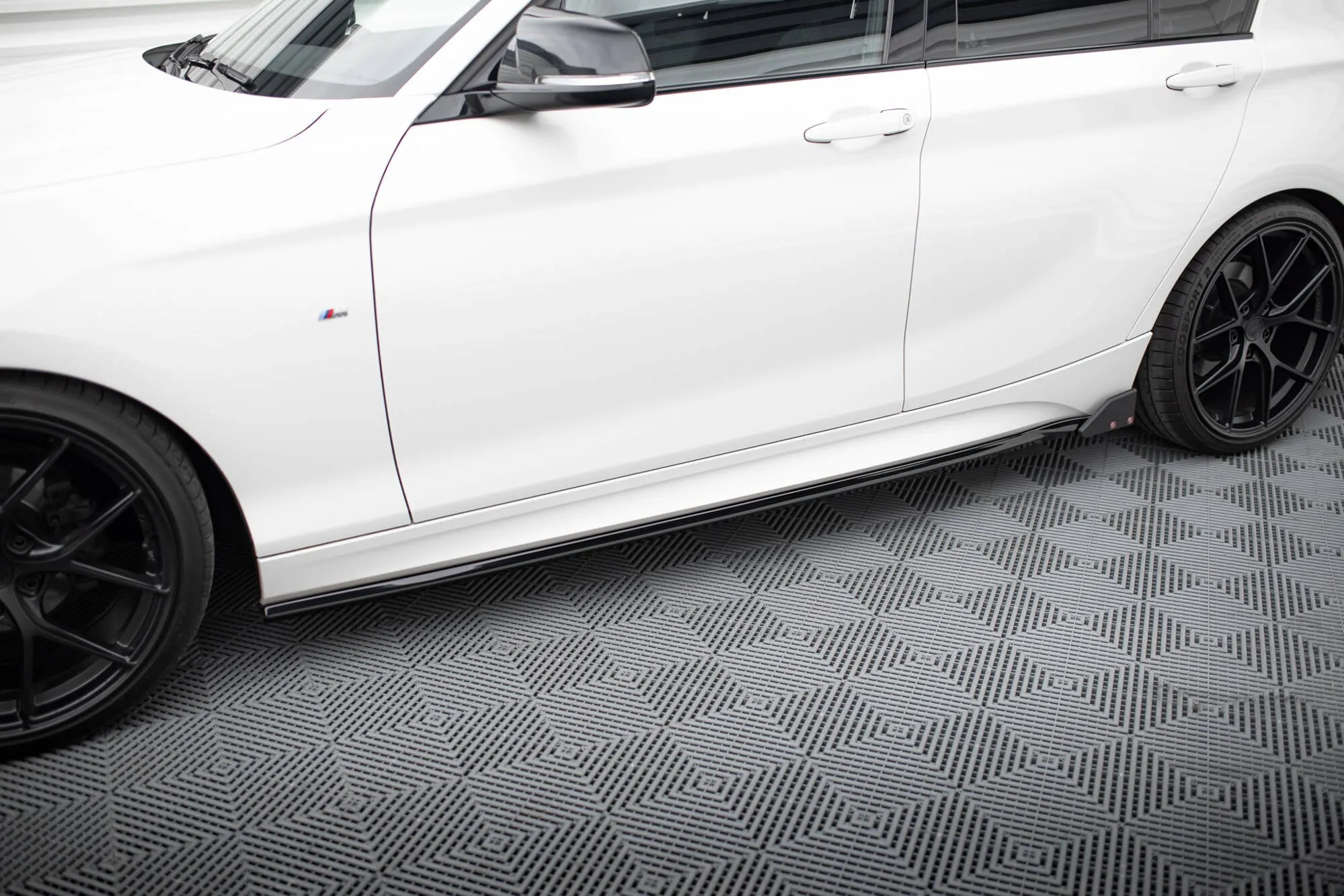 Side Skirts Diffusers V.4   Flaps BMW 1 M-Pack / M140i F20 Facelift