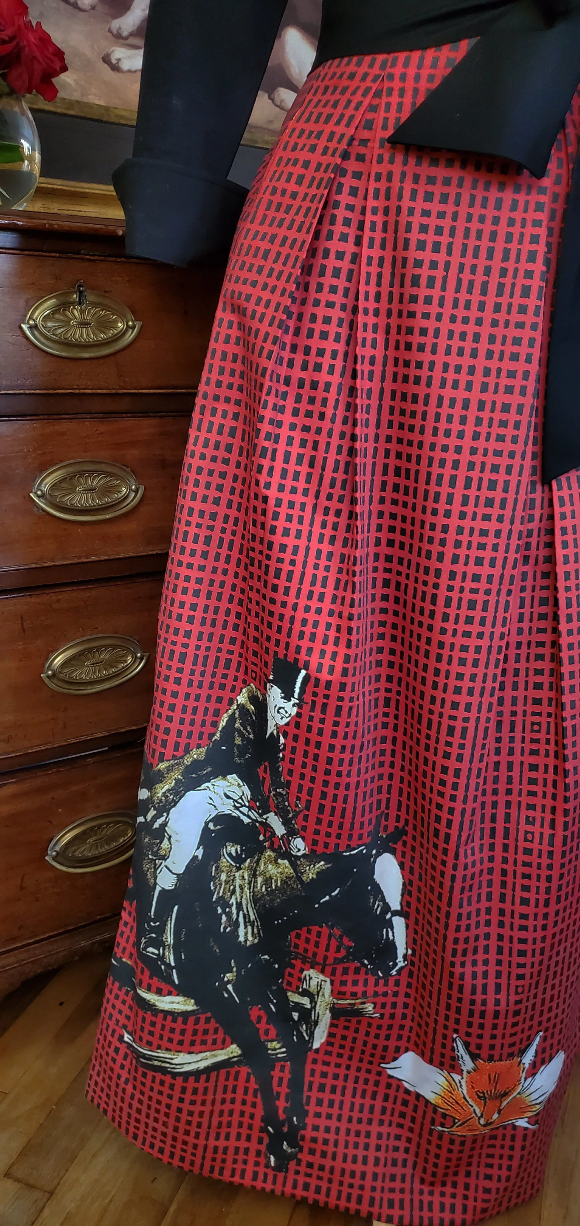 THE DUKE SKIRT IN CRIMSON