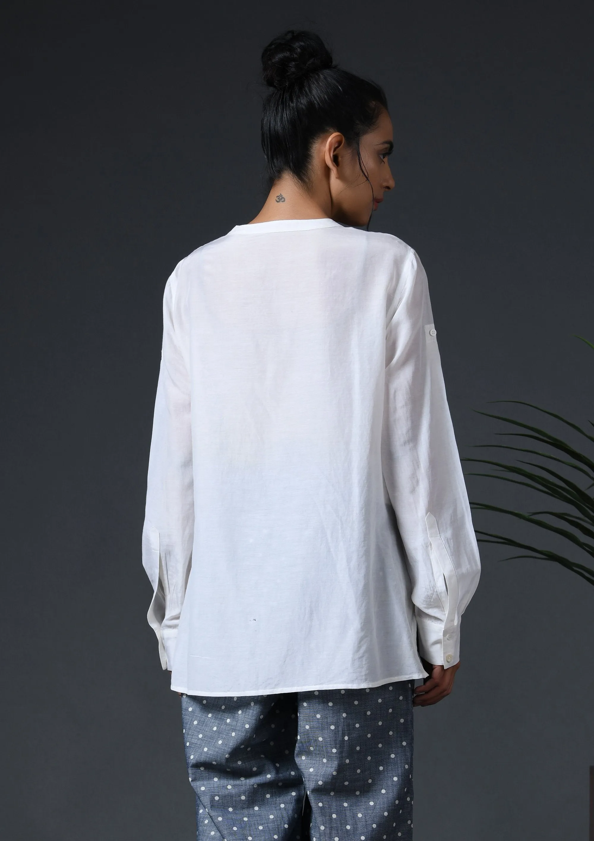 TWIST KNOT TOP