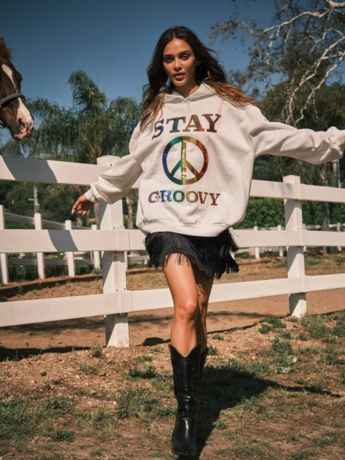 WOMEN'S LONG SLEEVE GRAPHIC HOODED PULLOVER SWEATER